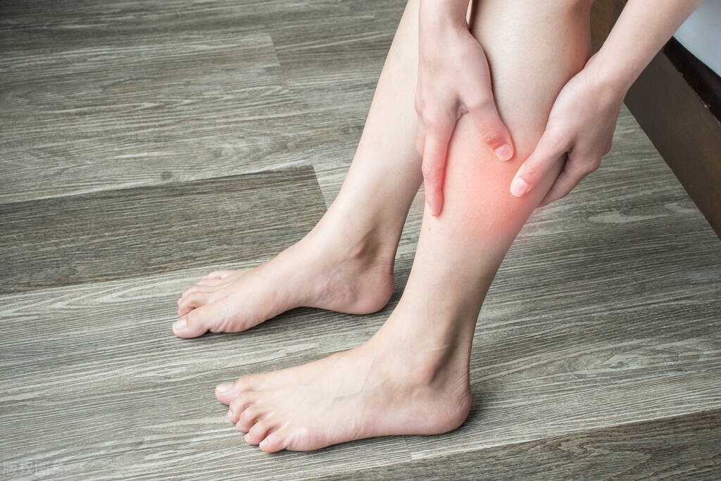 小腿肌肉酸痛是怎么回事啊 小腿酸痛是什么原因