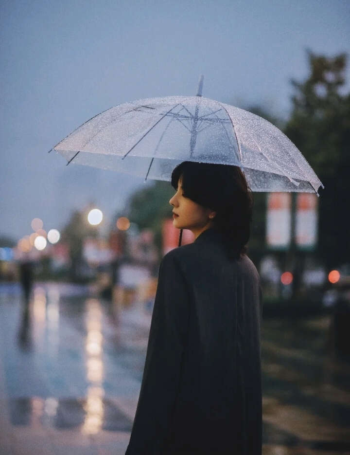 抖音上最火的下雨说说 适合下雨发朋友圈的句子