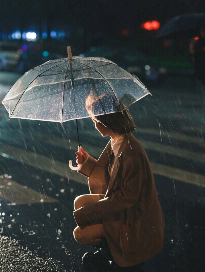 抖音上最火的下雨说说 适合下雨发朋友圈的句子