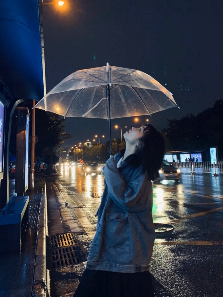 抖音上最火的下雨说说 适合下雨发朋友圈的句子