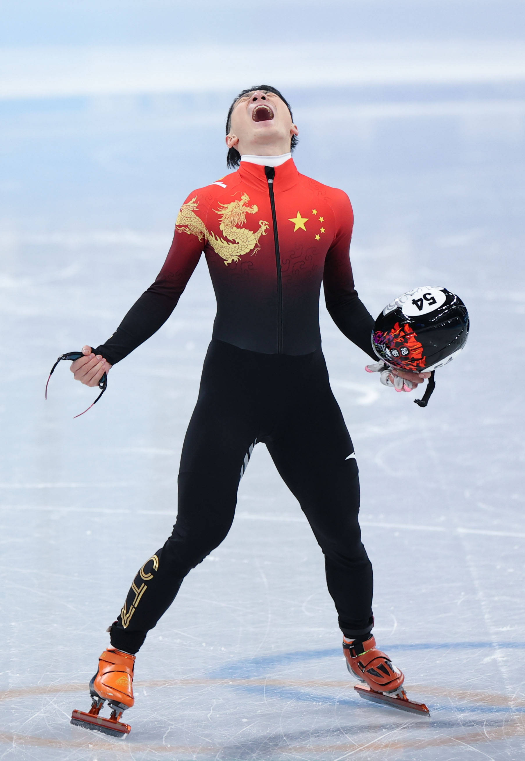 第一枚冬奥会金牌中国选手是谁 中国冬奥会第一名冠军