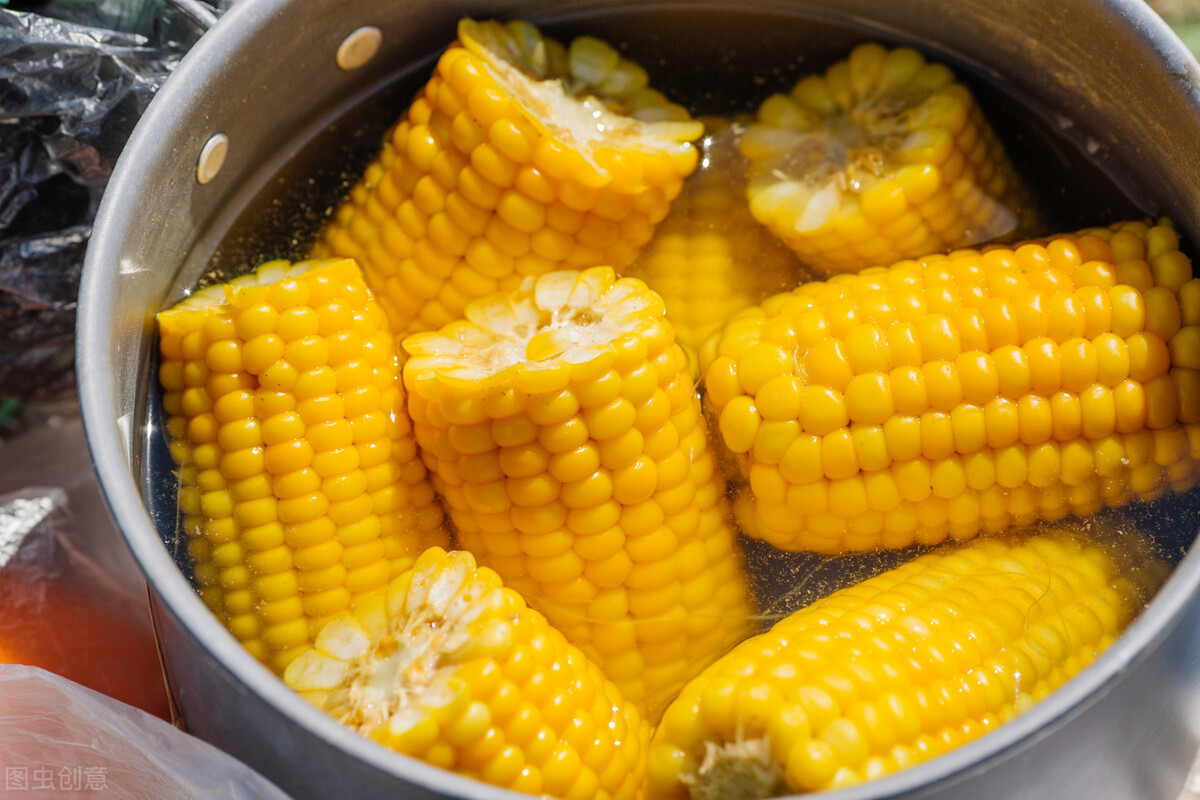 玉米煮多长时间 玉米煮10分钟能吃吗