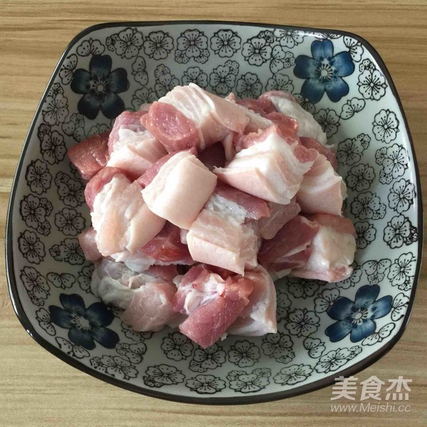 红烧肉怎么做好吃 红烧肉炖白菜的做法