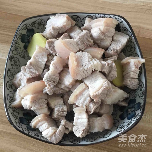 红烧肉怎么做好吃 红烧肉炖白菜的做法