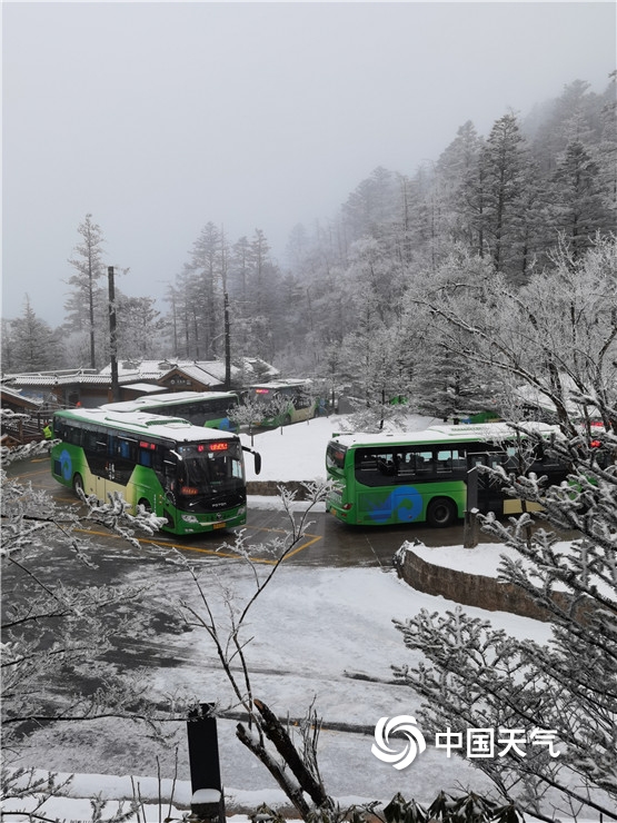 玉龙雪山天气 梅里雪山几月份去最好