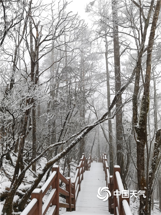 玉龙雪山天气 梅里雪山几月份去最好