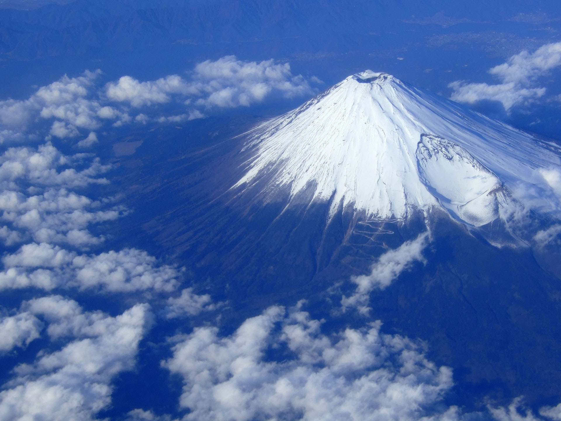 富士山是活火山还是死火山 世界十大超级火山