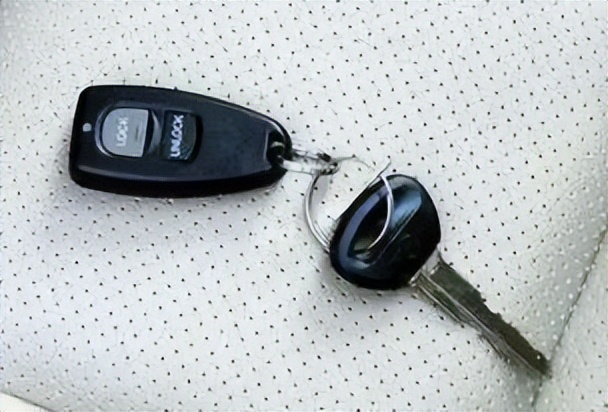 汽车钥匙丢了怎么办 汽车钥匙怎么换电池