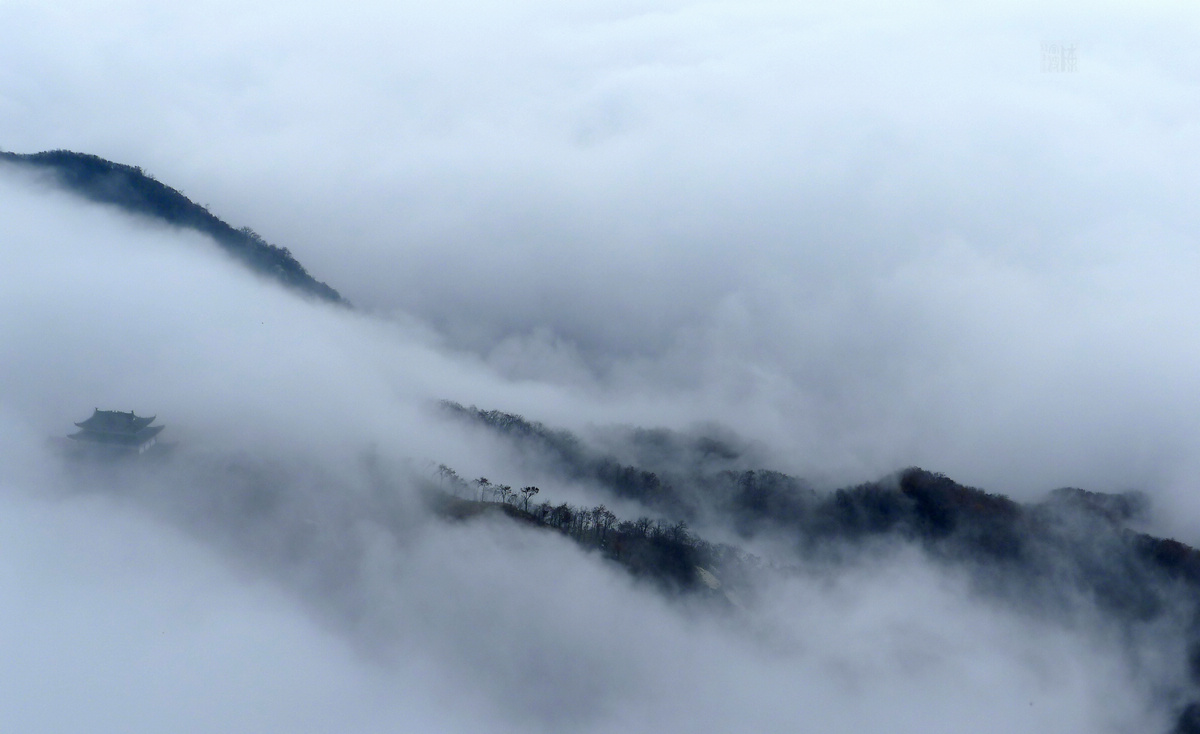 海拔最高的盆地 中国3000米以上的高山