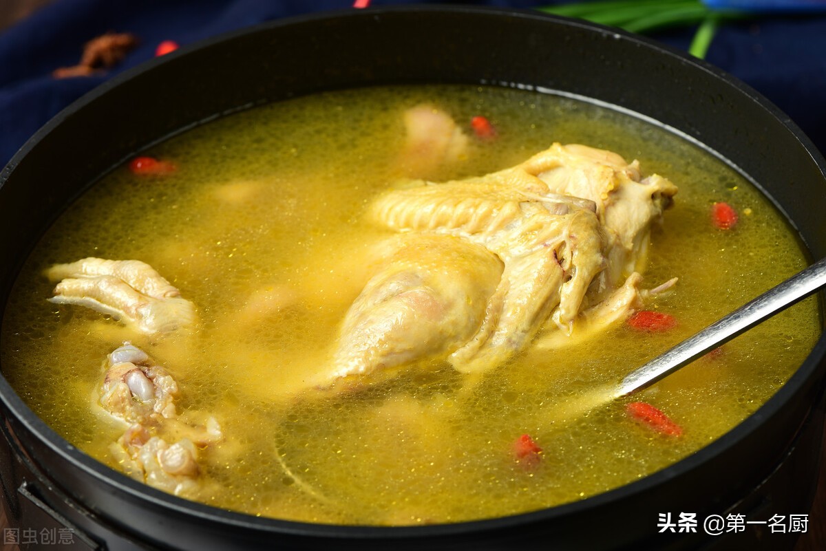炖鸡汤放什么材料好吃 炖鸡汤最好的搭配食材