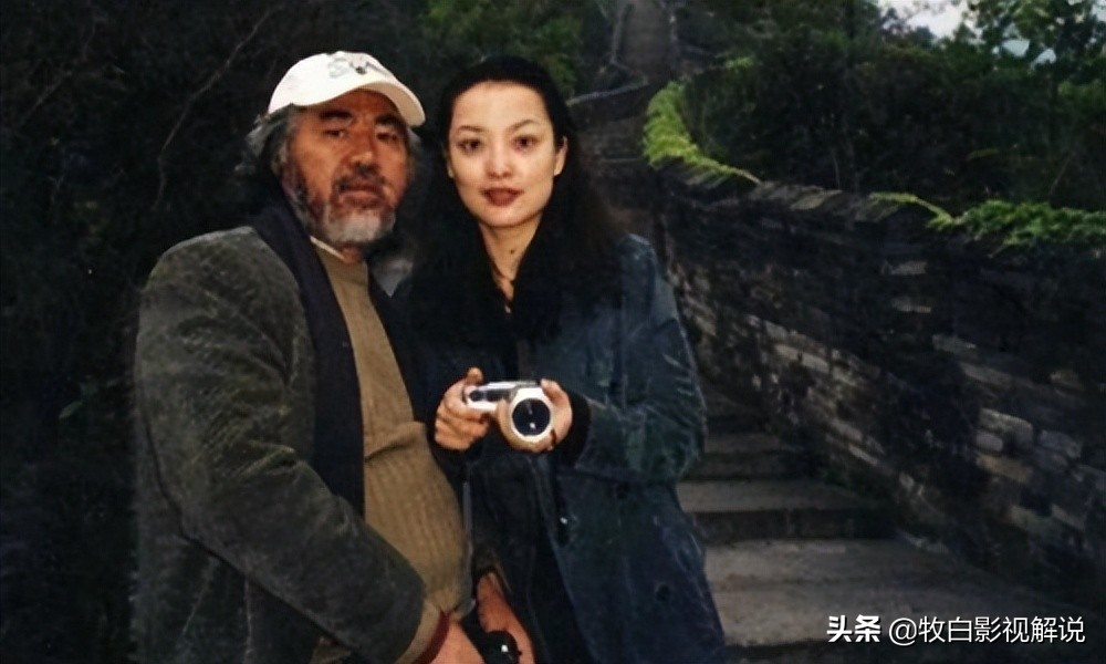 张纪中有几任妻子 张纪中现任老婆照片