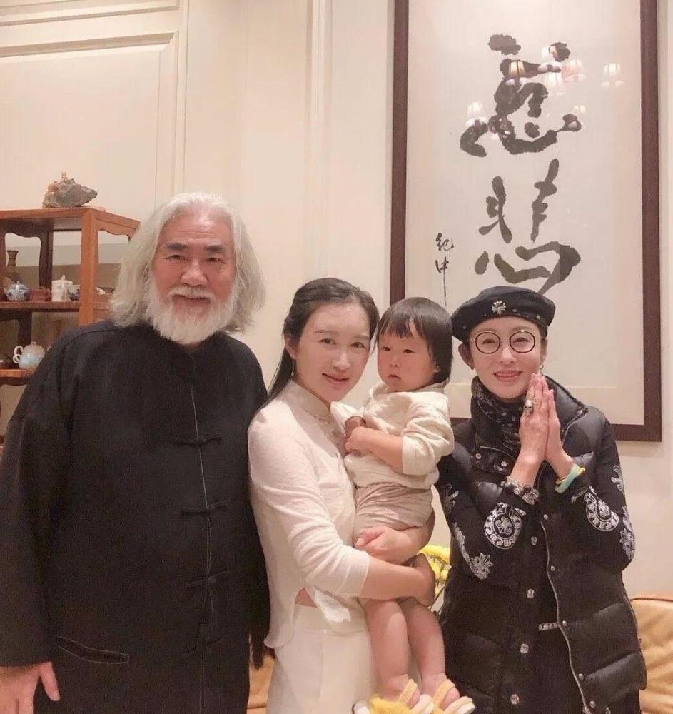 翁帆产下一子2019 翁帆一共结过几次婚