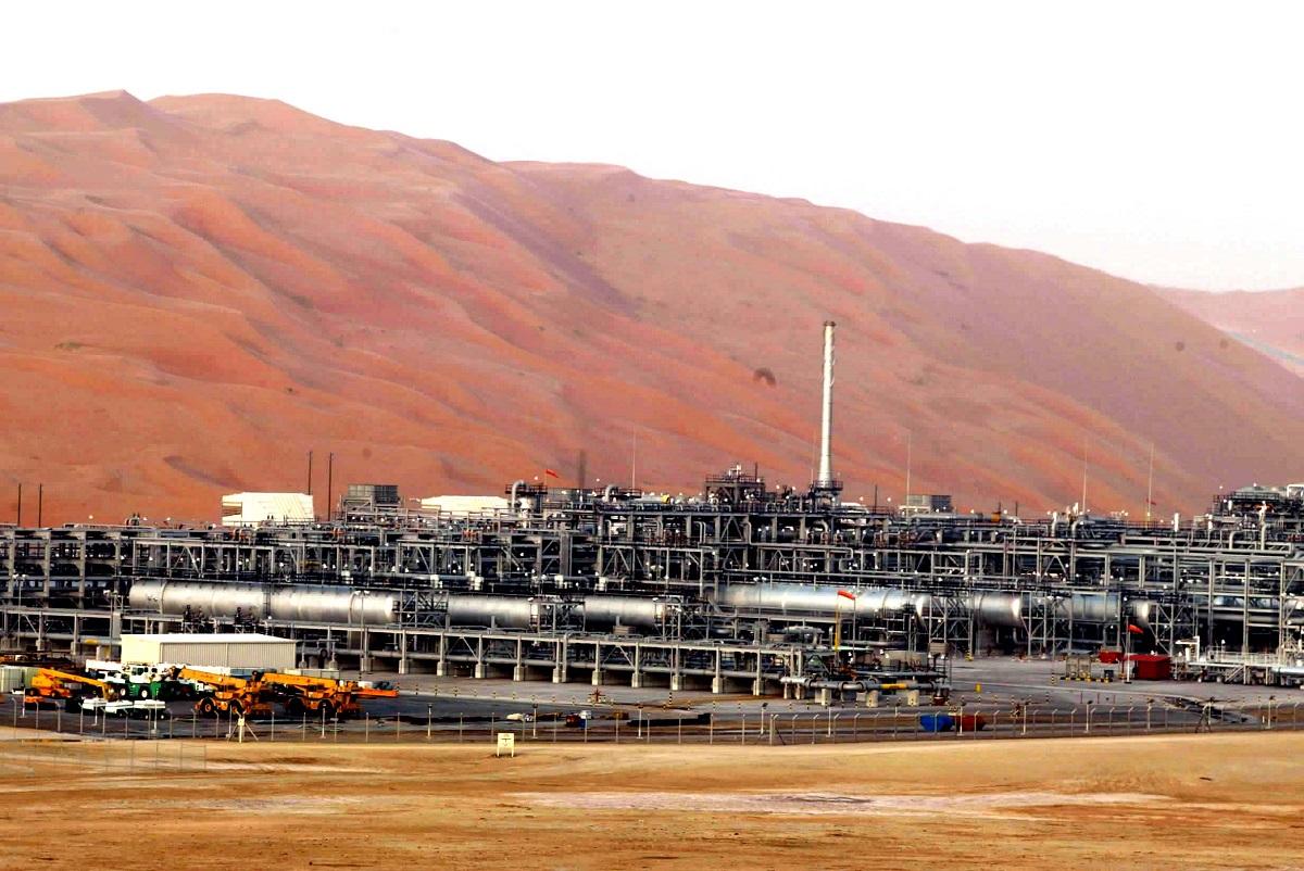 外媒：沙特将把7月份每日100万桶的自愿石油减产延长到8月份