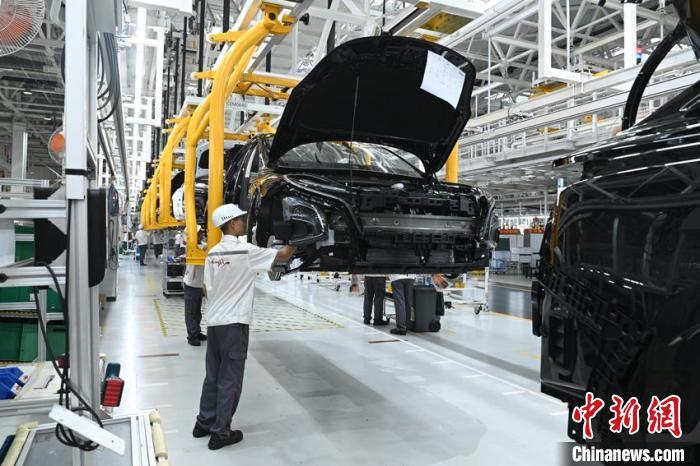 中国自主品牌红旗新能源车上半年销量同比增长282%