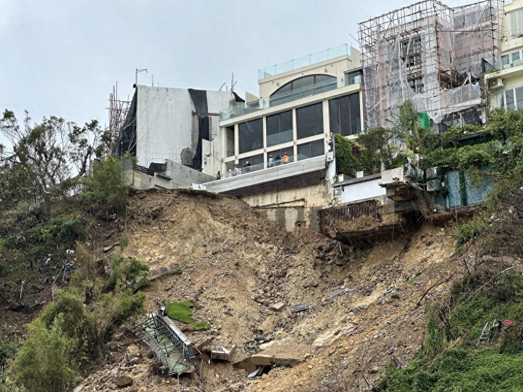 香港豪宅违建引邻居恐慌，价值1.5亿豪宅1亿甩卖