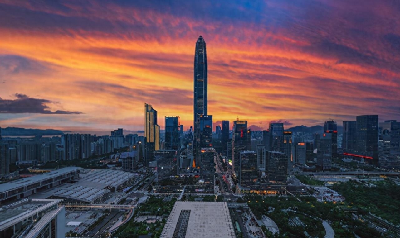 深圳第一高楼的主人，每天可以赚到4个亿，还是汇丰银行最大股东