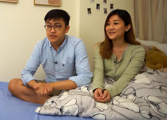 香港32岁新婚夫妻，108万买下9㎡婚房，内地网友：这也叫房子?