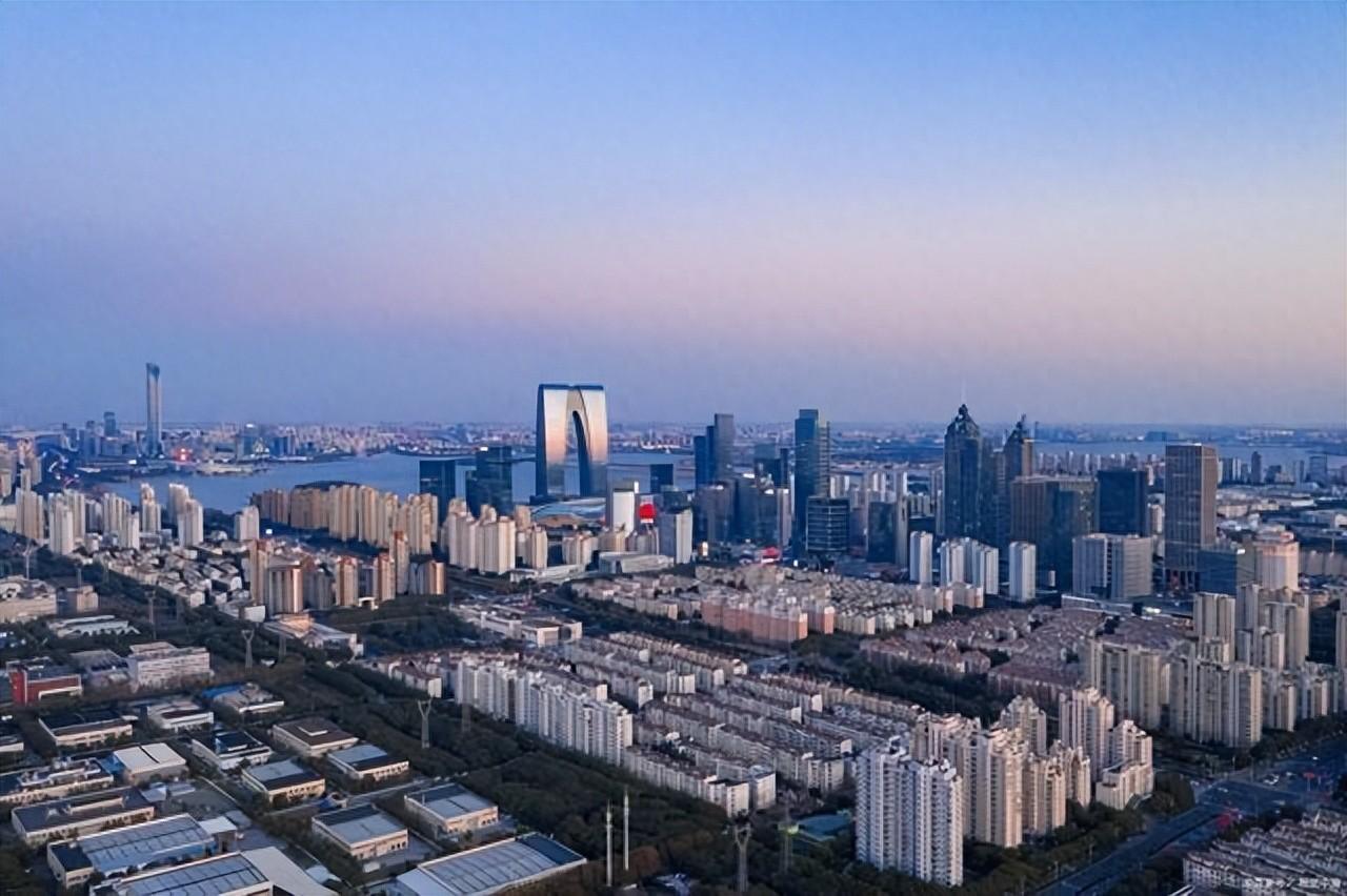 2023年江苏要迎来第5座万亿城市，广东表示十分羡慕，根本追不上