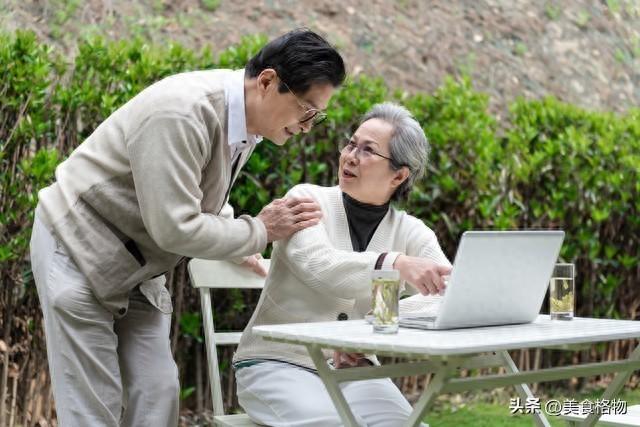 中老年人“闷声发大财”的5种小生意，做好年入几十万，快看看