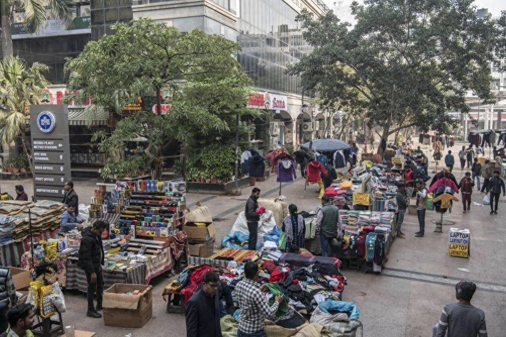 追赶中国，印度飙上高速公路，但莫迪没成想，路上已经亮起红灯