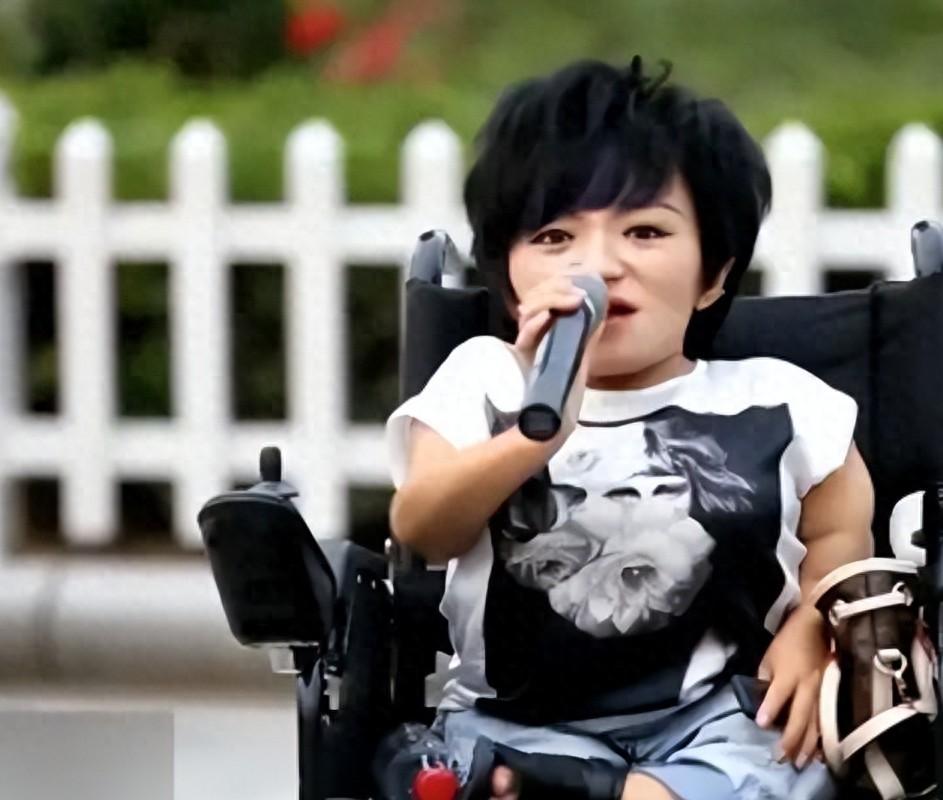 从流浪歌手到身价过亿，轮椅上的企业家李喜梅，她是如何逆袭成功